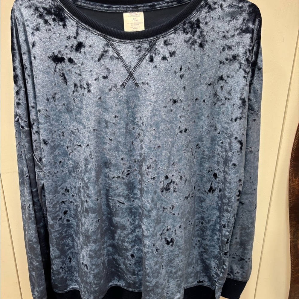 Secret Treasures Crushed Velvet jogger set